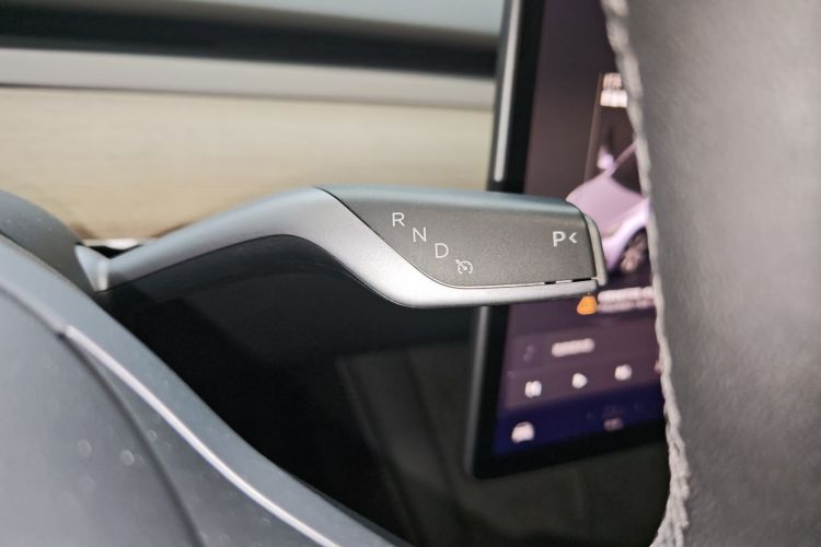 特斯拉 Model Y 2022款 改款 后轮驱动版中控内饰18