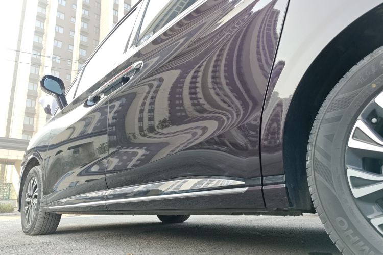 红旗HQ9 PHEV 2024款 2.0T 四驱商务版局部细节9002