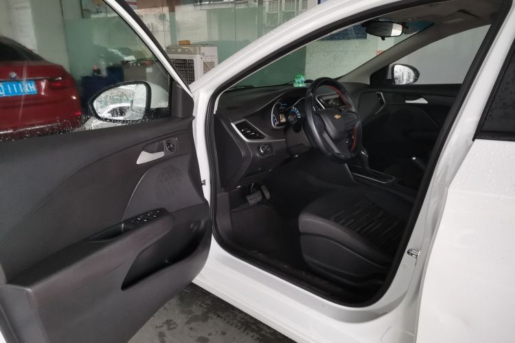 雪佛兰 科沃兹 2019款 320 自动欣享天窗版中控内饰20