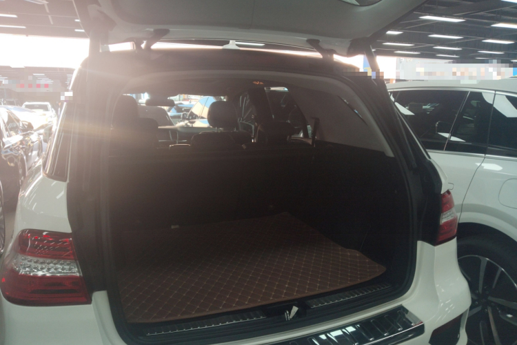 奔驰M级 2014款 ML 320 4MATIC机舱底盘23