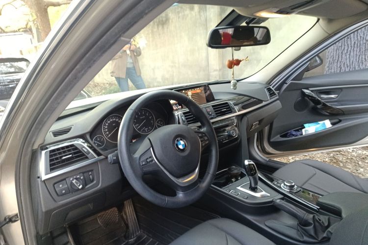 宝马3系 2016款 320Li 时尚型中控内饰7003