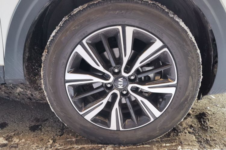 起亚 奕跑 2021款 1.4L CVT趣享天窗款车身外观10