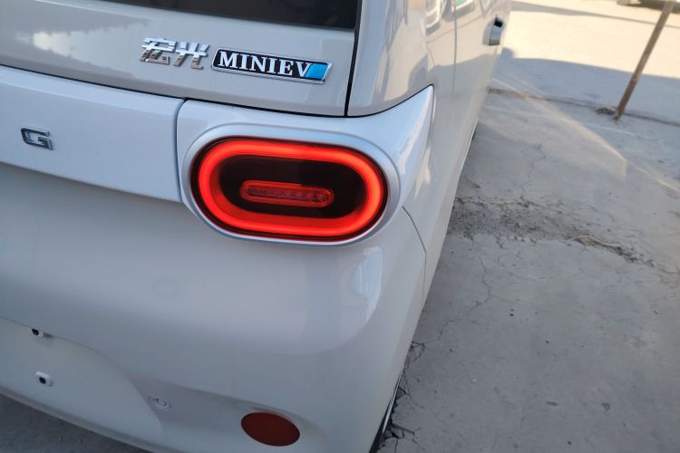 五菱汽车 宏光MINIEV 2024款 第三代 215km 青春版车身外观9