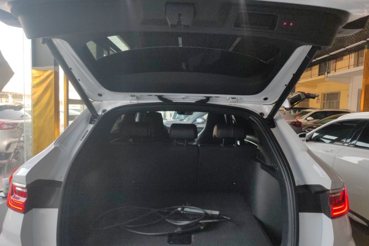 比亚迪 宋PLUS新能源 2023款 冠军版 DM-i 110KM 旗舰PLUS机舱底盘23