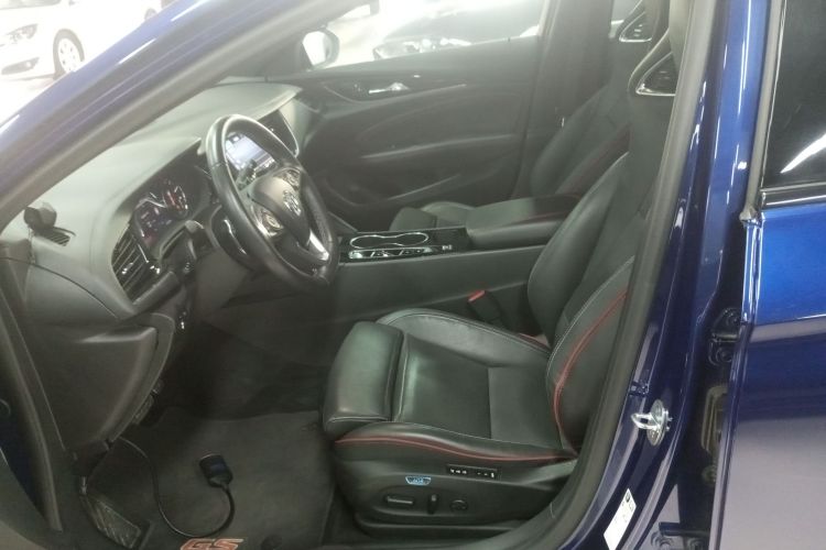 别克 君威 2021款 GS 28T 尊贵型中控内饰19