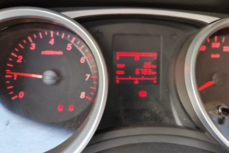 五菱汽车 五菱宏光 2019款 1.5L S标准型国VI LAR中控内饰15