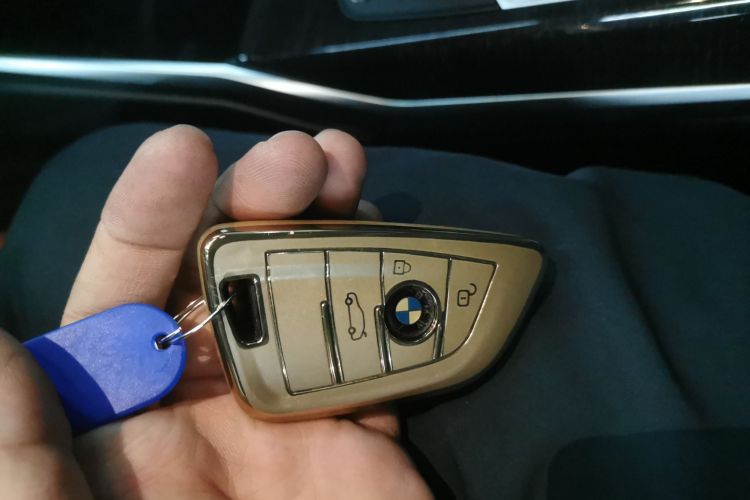 宝马3系 2021款 325Li M运动套装中控内饰7001