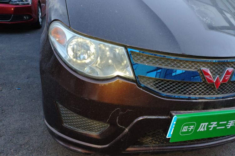 五菱汽车 五菱宏光 2015款 1.5L S 基本型国V车身外观8