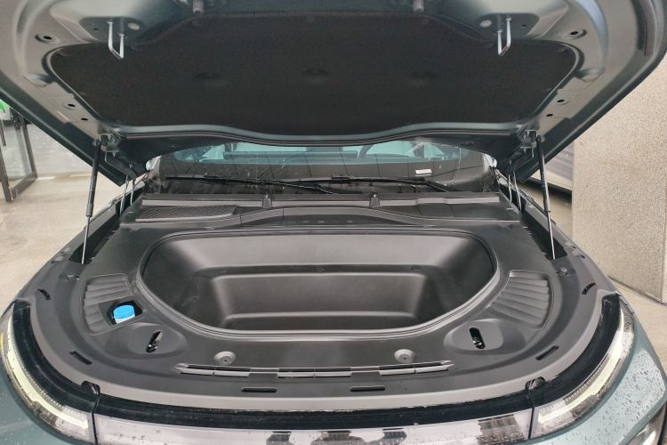 小鹏G9 2024款 570 Max机舱底盘24