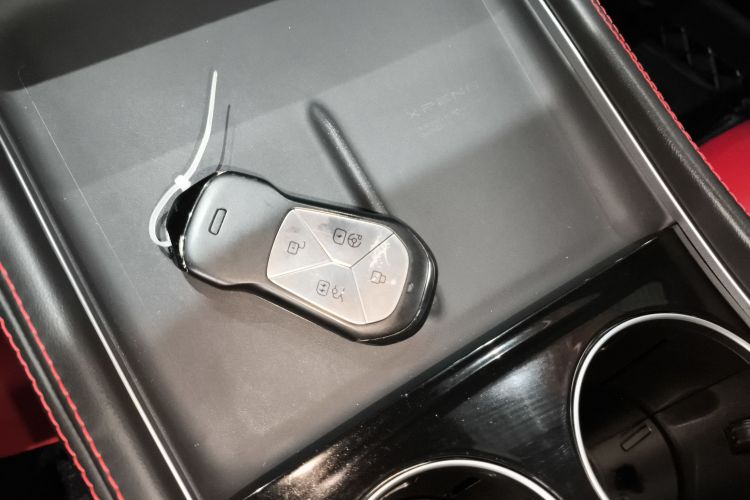 小鹏P7 2023款 P7i 610 Max 性能版中控内饰11