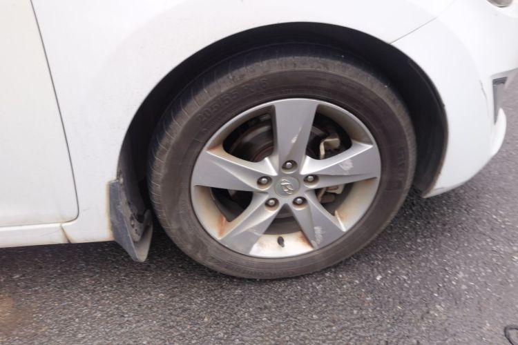 现代 朗动 2013款 1.6L 自动领先型车身外观10