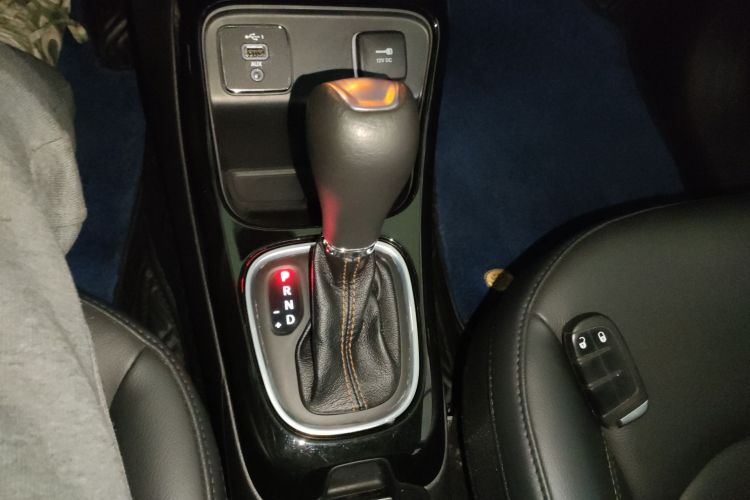 Jeep 指南者 2020款 220T 自动精英版局部细节18