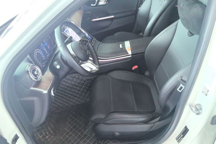 奔驰C级 2023款 C 260 L中控内饰19