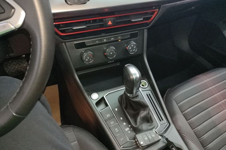 大众 朗逸 2023款 300TSI DSG星空满逸版中控内饰18