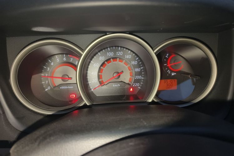 日产 轩逸 2012款 经典 1.6XE 手动舒适版中控内饰15