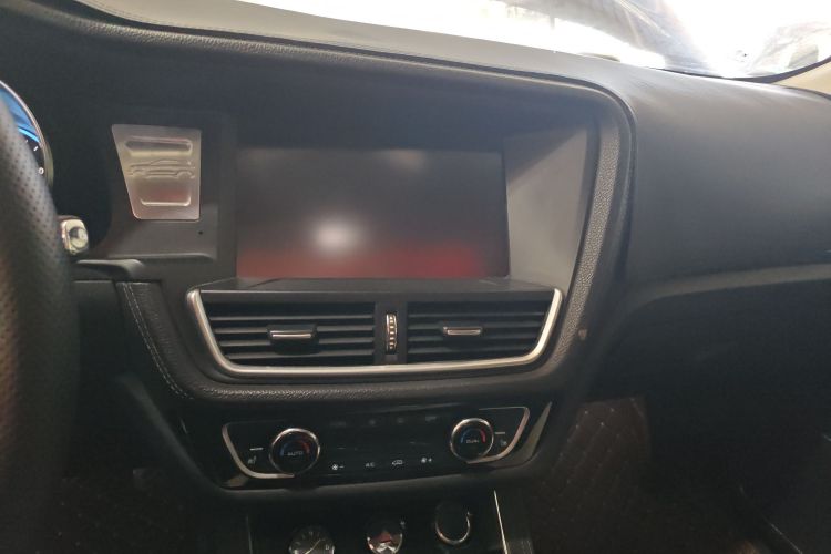 众泰T600 2016款 运动版 2.0T DCT尊享型局部细节16