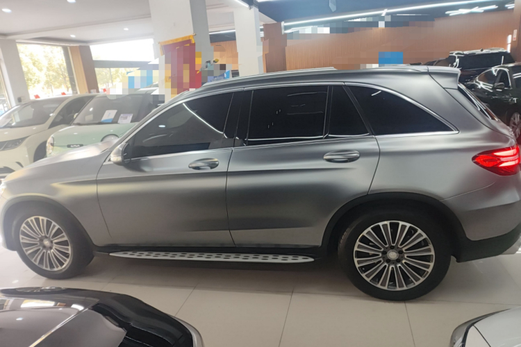 奔驰GLC 2016款 GLC 260 4MATIC 动感型车身外观4