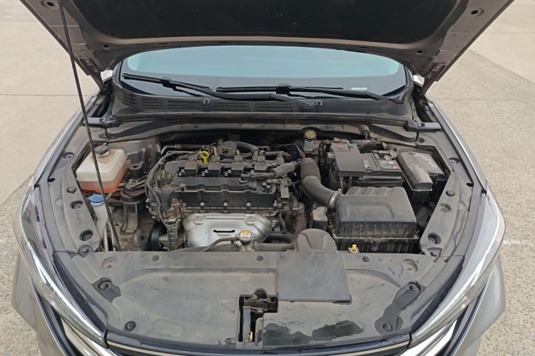 长安 逸动 2022款 PLUS 1.6L GDI CVT精英型局部细节24