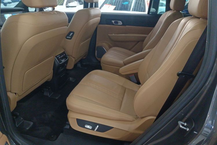 理想汽车 理想ONE 2020款 增程6座版中控内饰7004