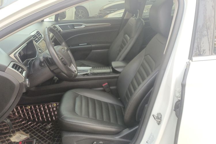 福特 蒙迪欧 2013款 2.0L GTDi200豪华型中控内饰19