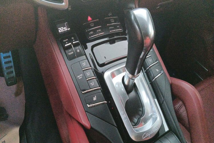 保时捷 2016款 Cayenne 3.0T中控内饰18