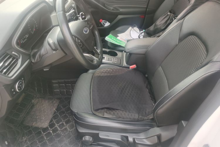 福特 福克斯 2020款 三厢 EcoBoost 180 自动锋潮型中控内饰19