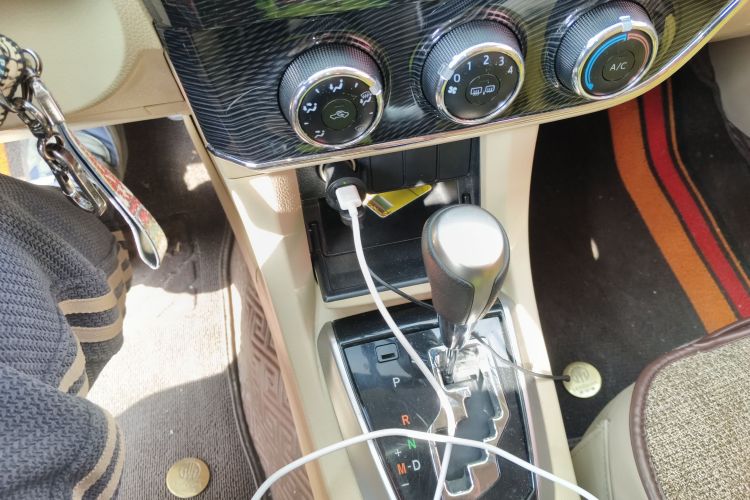 丰田 卡罗拉 2014款 1.6L CVT GL-i中控内饰18