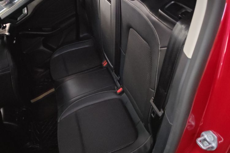 福特 福克斯 2020款 两厢 EcoBoost 180 自动锋潮型中控内饰7004