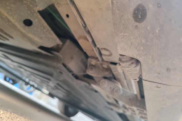 鸿蒙智行 问界M8 2025款 增程 Max+版 53.4kWh 6座版局部细节9004