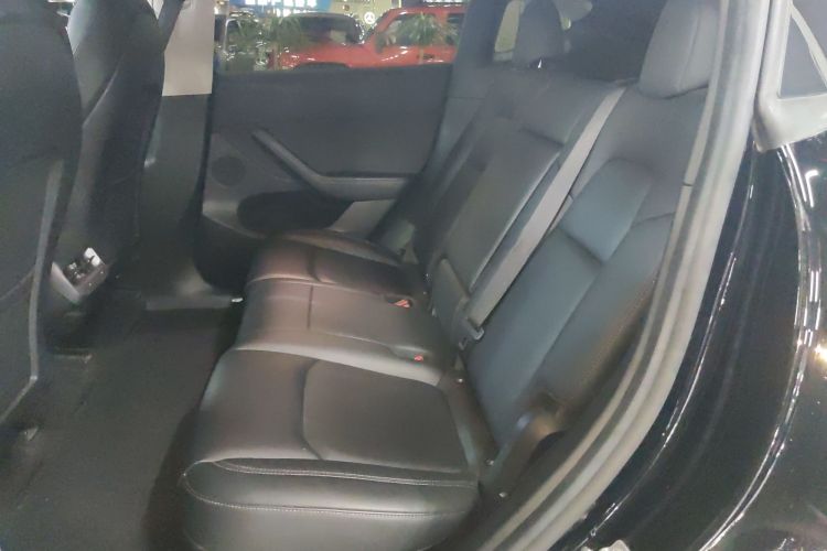 特斯拉 Model Y 2022款 改款 后轮驱动版中控内饰7004