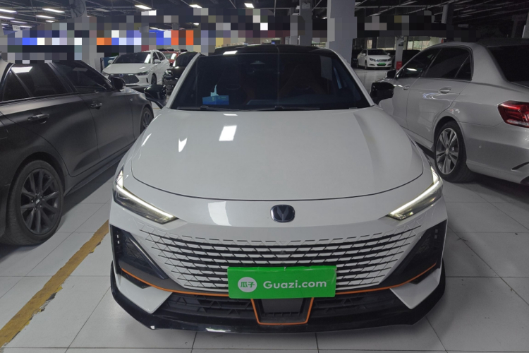 长安UNI-V 2023款 1.5T 运动版车身外观2