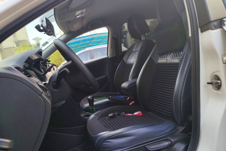 大众 Polo 2016款 1.4L 手动风尚型中控内饰19