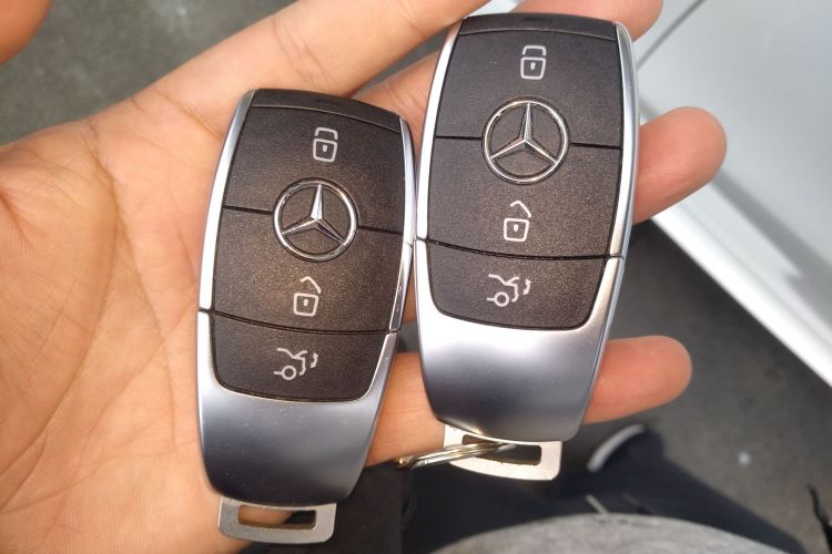 奔驰A级 2024款 改款 A 200 L 时尚型中控内饰7001