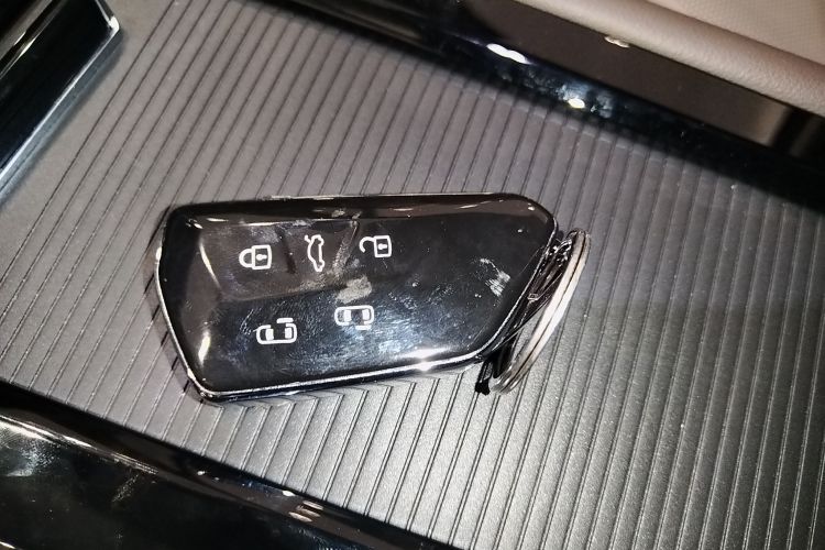 大众 威然 2024款 380TSI 尊贵版中控内饰7001