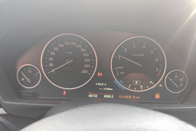 宝马3系 2018款 320Li 时尚型中控内饰14