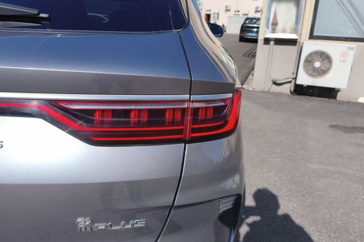 比亚迪 宋PLUS新能源 2021款 EV 旗舰型车身外观9