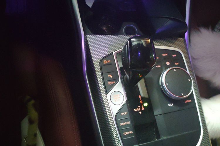 宝马4系 2022款 425i Gran Coupe M运动曜夜套装中控内饰18