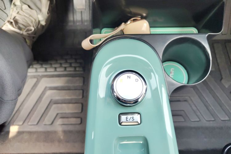 长安启源 长安Lumin 2022款 210km 香甜款中控内饰18