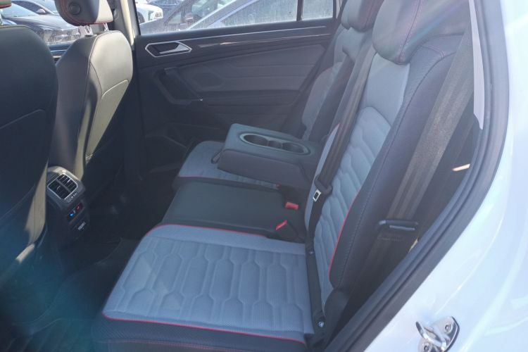 大众 途观L 2023款 330TSI 自动两驱R-Line旗舰版中控内饰21