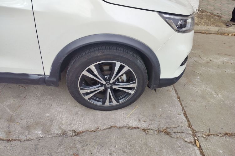 日产 逍客 2019款 2.0L CVT豪华版车身外观10