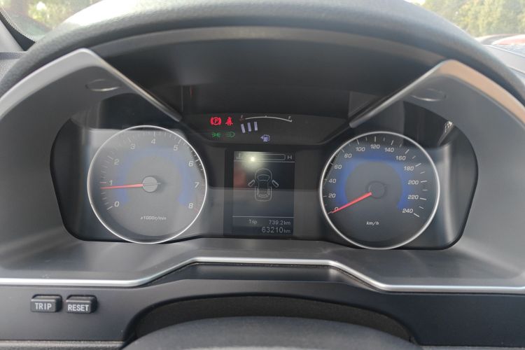 吉利汽车 帝豪 2016款 三厢 1.5L 手动向上版中控内饰14