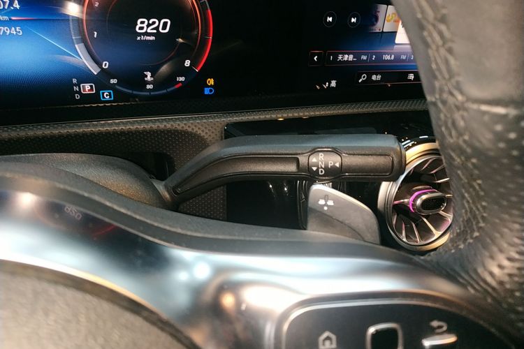 奔驰A级 2020款 改款 A 200 L 运动轿车时尚型中控内饰18