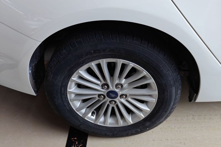 福特 福睿斯 2015款 1.5L 手动舒适型车身外观6008