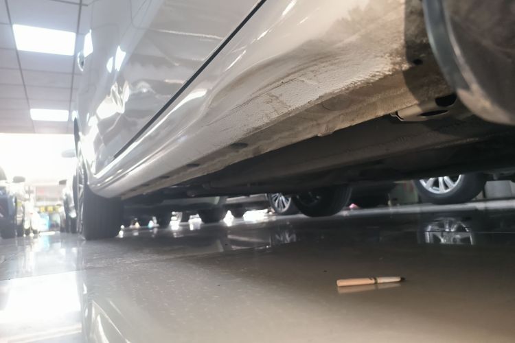 吉利汽车 帝豪 2023款 第4代冠军版 1.5L CVT豪华型机舱底盘29