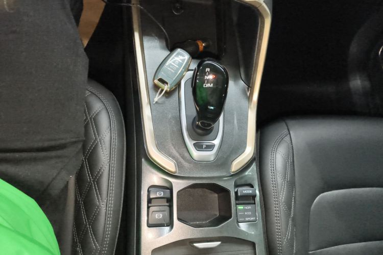 哈弗H6 2020款 2.0GDIT 自动铂金冠军版中控内饰18