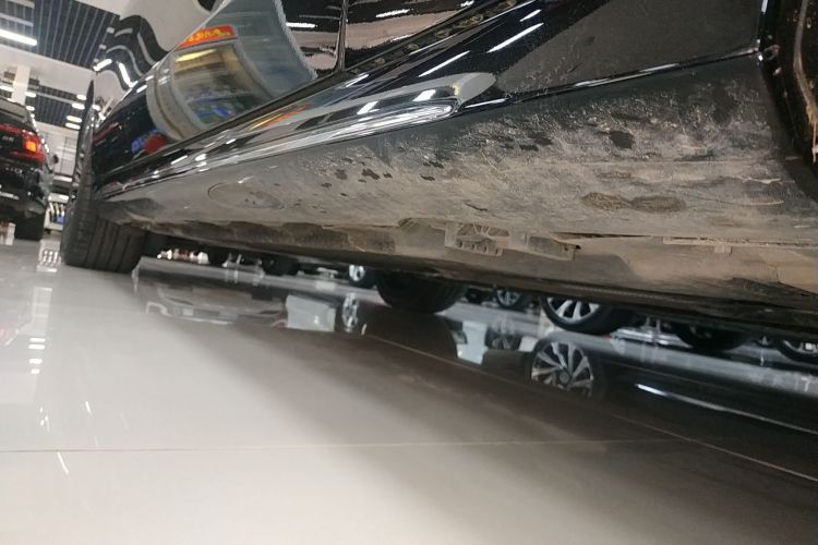 奔驰E级 2025款 改款 E 300 L 豪华型局部细节9001