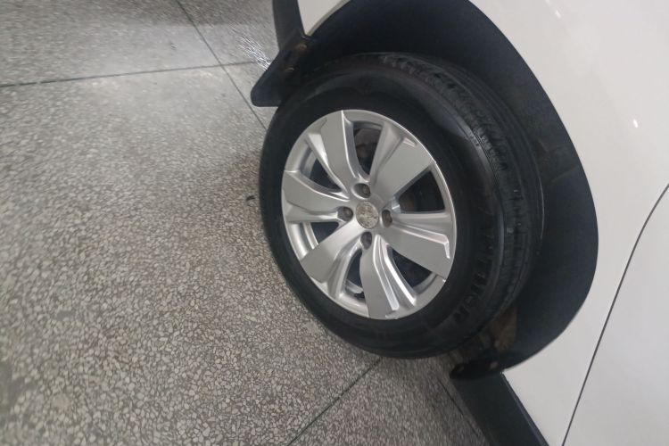 标致2008 2014款 1.6L 自动时尚版车身外观6003