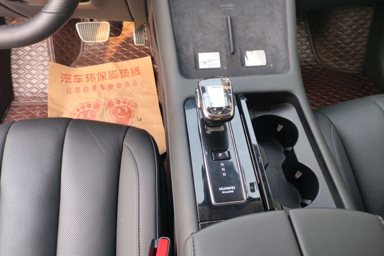 鸿蒙智行 问界M7 2022款 1.5T 四驱旗舰版中控内饰18