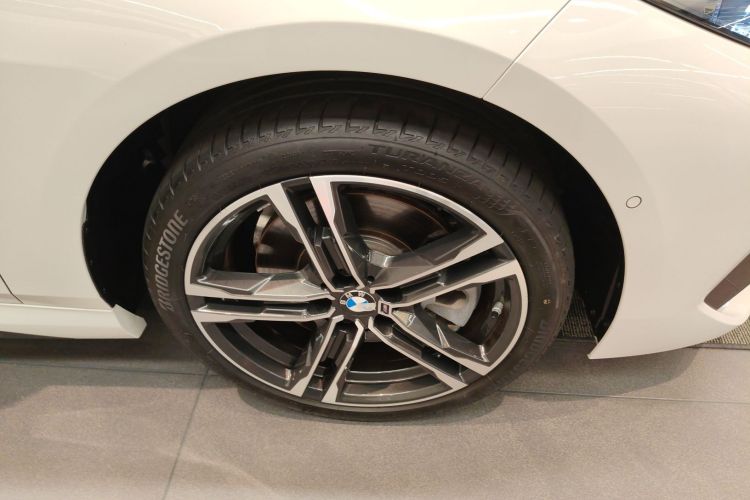 宝马2系(进口) 2023款 225i 四门轿跑车 M运动曜夜套装车身外观10