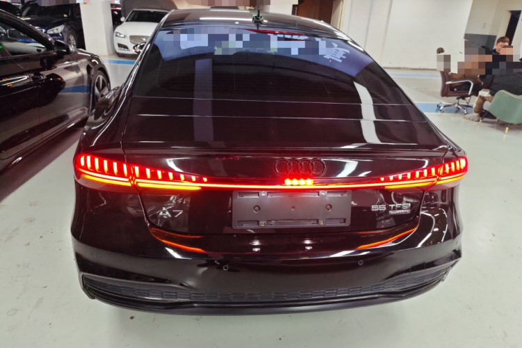 奥迪A7 2019款 55 TFSI quattro 动感型车身外观6002